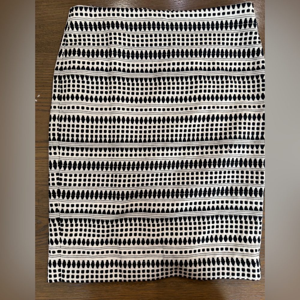 LOFT‎ Monochrome Geometric Pencil Skirt